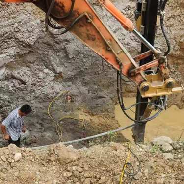 挖改式潜孔液压钻机 挖机改螺旋钻机 挖掘机潜孔钻
