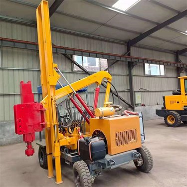 360可旋转加固钻机 85锤安装新桩换旧桩机 装载机波形护栏打桩机