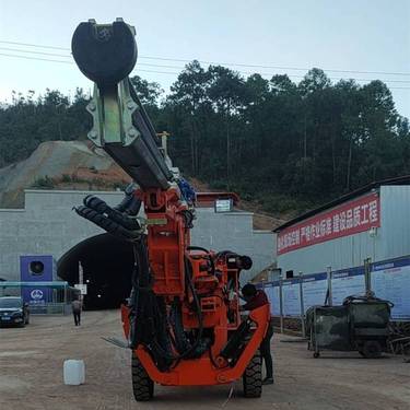 鑫通机械矿用履带式双臂凿岩钻机高效掘进机动灵活