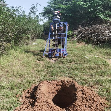 房屋基础注浆加固钻孔机器雷力小型打孔钻机操作轻便麻花钻杆