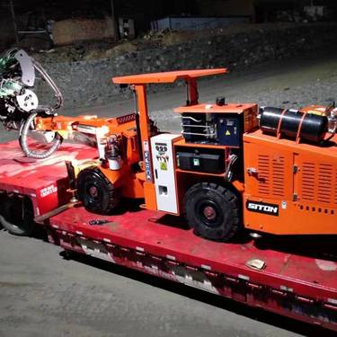 鑫通采矿设备DL2中深孔采矿钻机机型紧凑窄小