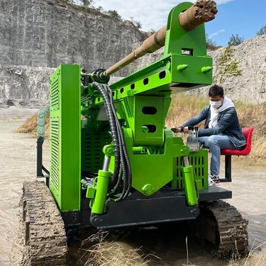 沙漠光伏钻机 全液压长螺旋钻孔机 博远 螺纹地钉打钻机 360度旋转