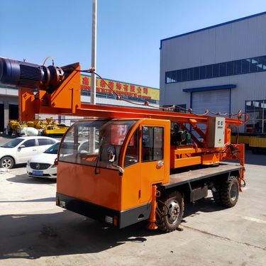 出售牵引式农用打桩机，全液压长螺旋钻孔机 回转式钻机