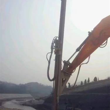 挖改钻机 钻孔劈裂一体机 矿山隧道采石场 打孔放炮好用的新设备 挖机改钻机