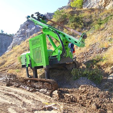 履带款潜孔钻机厂家 马路注浆加固气动打孔机 山地液压光伏打桩机