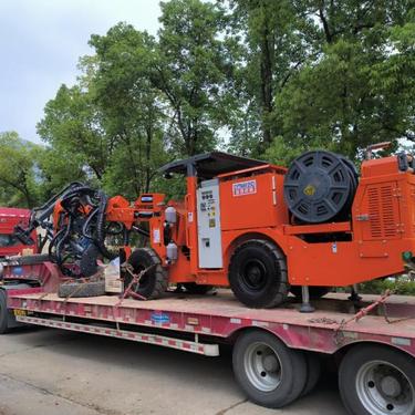 鑫通机械矿用DS2液压锚杆钻车助力某铜矿开工