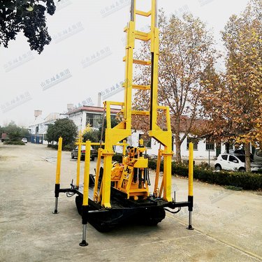 雄泰折叠钻塔履带液压岩心取样钻机 金属矿山取芯深孔地质勘探设备