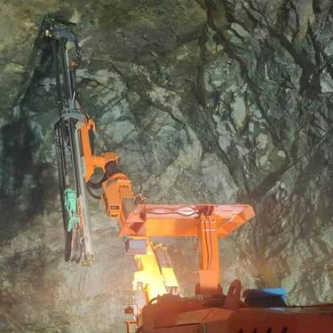 鑫通机械DWS-150单臂带吊锚杆钻机隧道凿岩台车