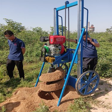 架子手扶式柴油光伏挖坑机 雷力LLC603大扭矩多功能钻机一次成孔