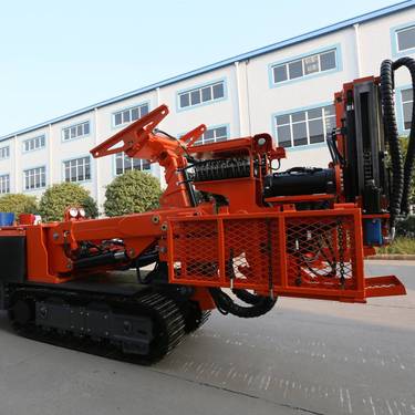 某矿山项目引进鑫通CMM2-25煤矿用双臂液压锚杆钻车