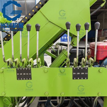 光启光伏打桩机螺旋引孔机履带式 多功能钻机操作简单轻巧灵活