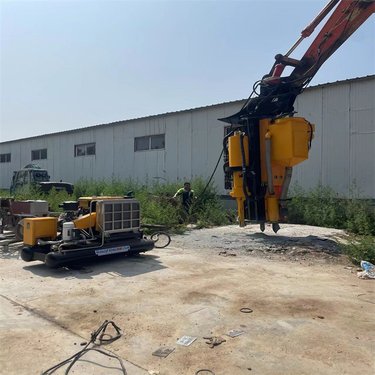 河南焦作静态开采钻裂一体机创菲大型凿岩钻裂一体机