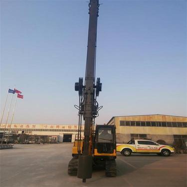 伸缩底盘、三动力头、高功率、大扭矩机锁杆旋挖钻机-山东力强！