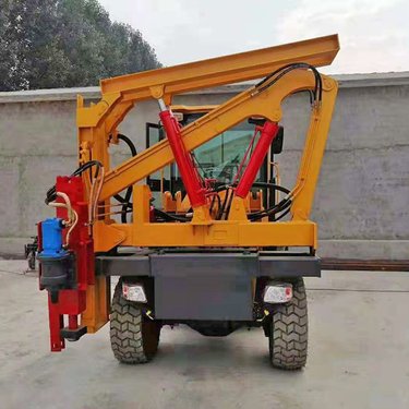 护栏打桩机围栏打拔钻一体机公路多功能钻机钻孔压桩机