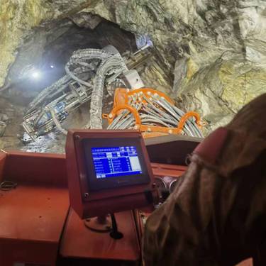 鑫通机械 DS3单臂液压凿岩台车 金矿凿岩钻机 操作方便