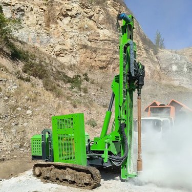 鲁鸿履带式工程钻机 液压锤击光伏打桩机 螺旋锚杆 长臂式打孔设备