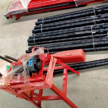 四川阿坝 立柱100B潜孔钻机 多功能钻机供应厂家