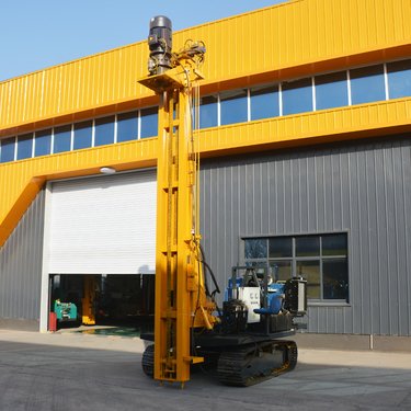 履带自行走光伏打桩机 发电机组钻孔机 太阳能螺旋钻机