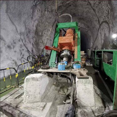 ZFY1.8-40-150 煤矿井下打煤仓用全液压反井钻机