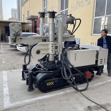 金属矿用履带探水专用钻机 全液压瓦斯排放坑道钻孔机厂家