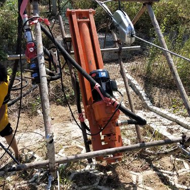 矿山开采用小型潜孔钻机 打孔机轻便岩石钻孔机