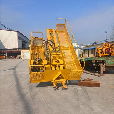 2024新款加长臂护坡锚固钻机高举30米潜孔钻加固山体密度冲击钻机