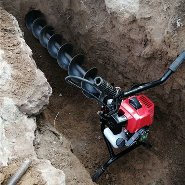 土坡上穿管钻孔机 多用途大马力手扶款基础桩孔打洞螺旋钻