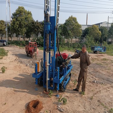 光伏潜孔钻机 雷力LLV880履带款 山地岩石打眼设备 打桩速度快 易操作