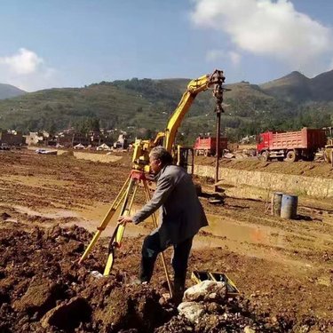 聚仁 螺旋钻机 合金钻头钻机 液压动力头螺旋打桩机