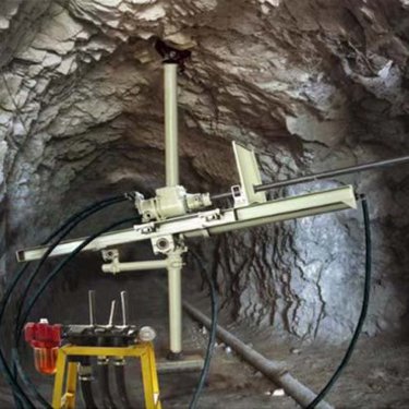 名达正宇钻具打洞坑道钻机行走台式移动穿孔效率高