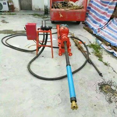 陕西榆林小型轻便凿岩钻机潜孔钻机内蒙古呼和浩特小型岩石隧道开山钻机