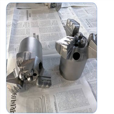 家供应地质钻头 潜孔钻机 矿山钎头硬质合金材质