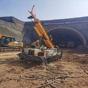 甘肃兰州隧道旋喷桩加固钻机 公路隧道加固旋喷桩机 旋喷桩高压泵