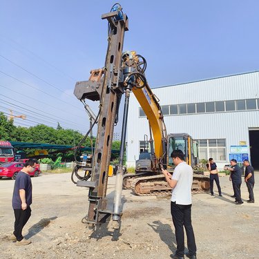 山地光伏潜孔作业挖改钻 挖机钻机两用 全液压滑道螺旋桩架 可打6米