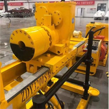 山能 矿用架柱式液压回转钻机装置 ZYJ-1000/135