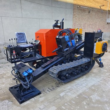 12吨履带式定向钻机 全自动小型顶管线铺设穿越设备 导向钻机征程