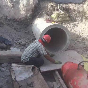 立安回拉管道钻孔机 非开挖定向钻铺设 更换修复地下管线打孔机