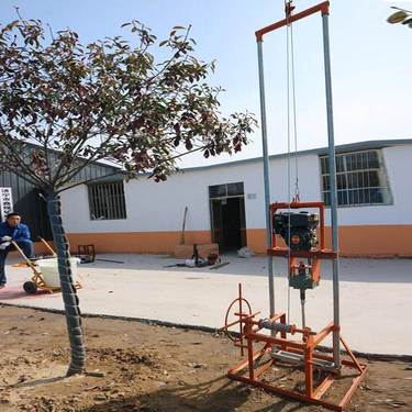 移动折叠汽油液压打井机 便捷式农村钻井机 生产小型水井钻机