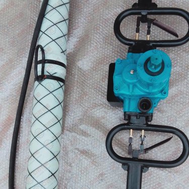 矿用防突探水钻 机 巨匠ZQSZ-140气动手持式钻机