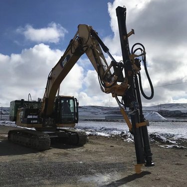 挖掘机改装潜孔钻机 挖改液压凿岩机 矿山炮眼 太行愚公
