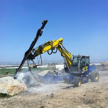 ZDLHWGQZJ-028 挖改液压多功能潜孔式打桩护坡钻机 油泵电机11KW