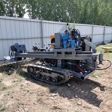 全新履带式小型钻孔机 非开挖水平定向钻机 液压履带行走顶管机