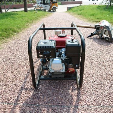 小型立架式背包钻机 回转式岩石打孔取芯钻机 矿山勘探取样钻机价格报价