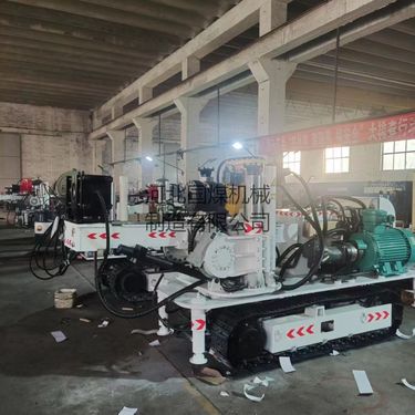 ZDY4500LQ煤矿用履带式全液压坑道钻机-动力头带马达，液压夹持器