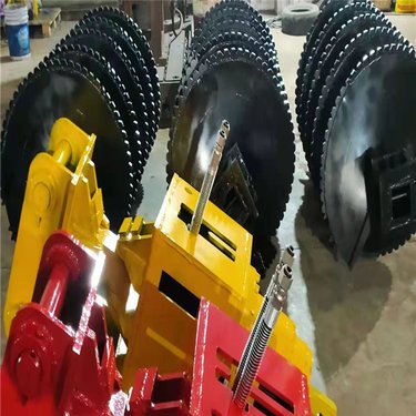 螺旋钻机 冻土、混凝土地面、软岩矿山等地质都可以进行钻孔