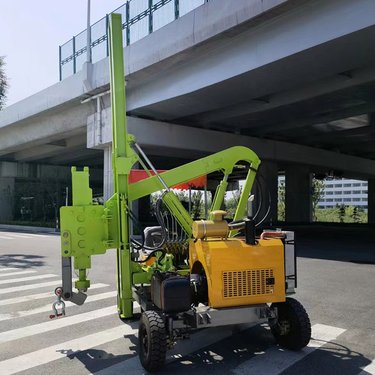 护栏打桩机公路多功能钻机道路液压钻孔机打桩设备