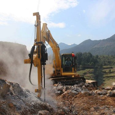 凿岩台车潜孔钻机批发 劈裂钻孔一体机 博远 矿山打孔 安装指导