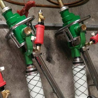 MQTB-85/1.8型气动支腿式帮锚杆钻机