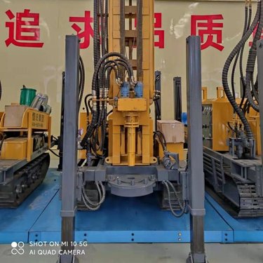 深水井钻机 气动履带打井设备钻井机 200米打井机