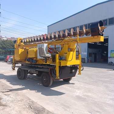 地基加固螺旋钻孔机 轮式地基建房打桩机 自制六轮360度旋转钻机